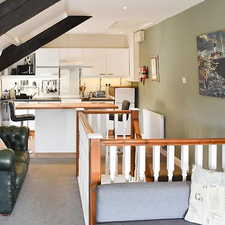 Writers - Uk33475 * Nenthead